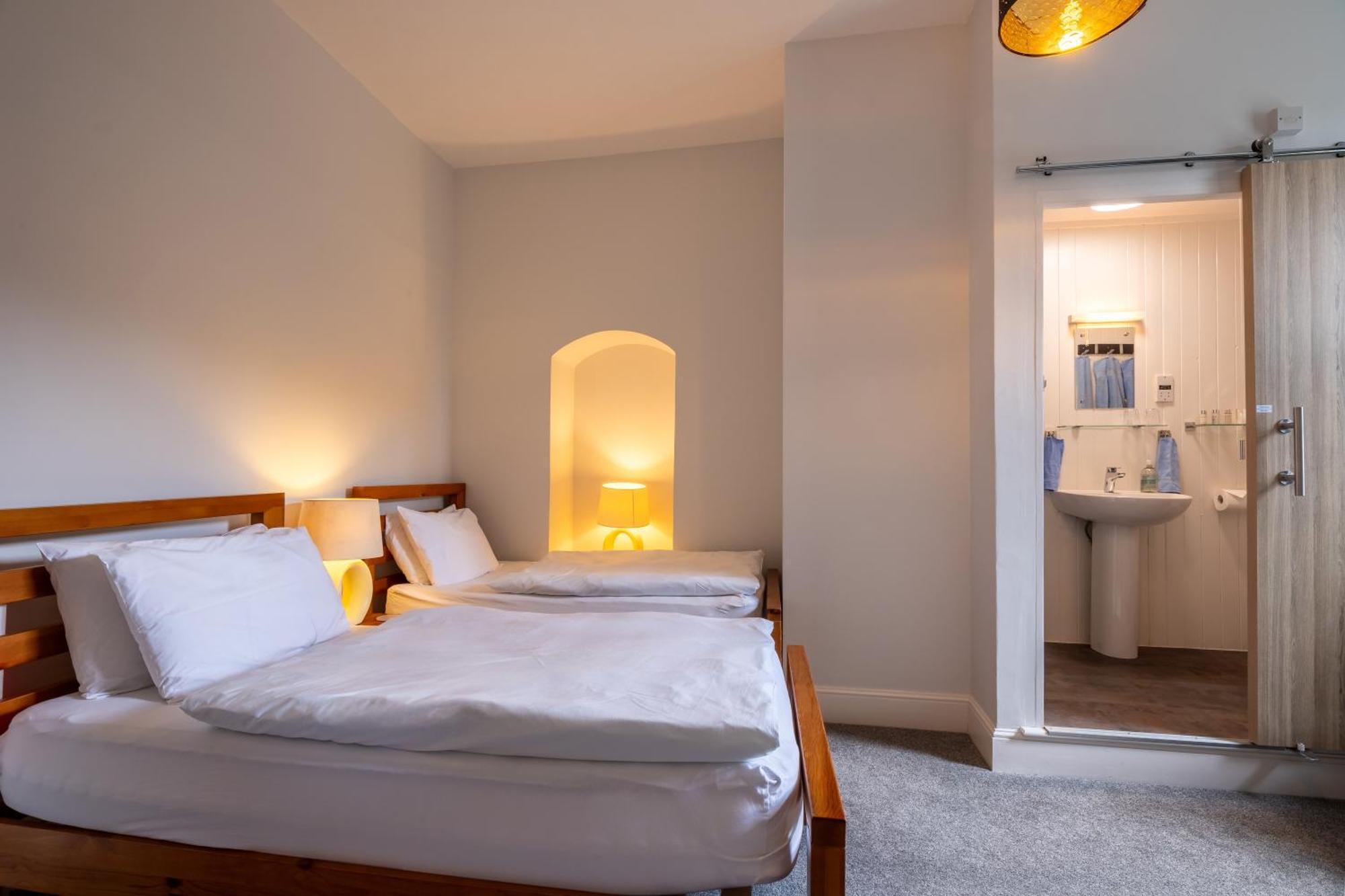 Cosy Wolf Bed & Breakfast Freshwater Esterno foto